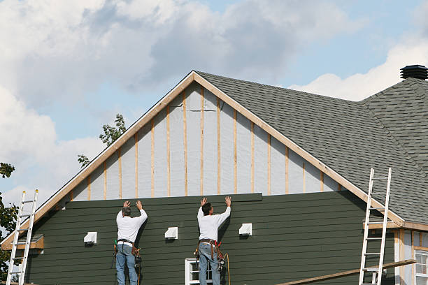 Professional Siding Replacement technician working in Hyattsville, MD